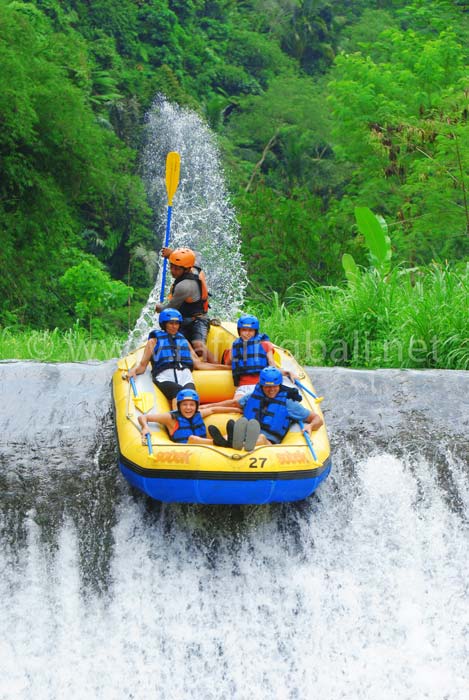 bali white water rafting telaga waja river