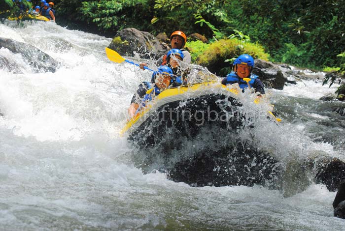 white water rafting telaga waja river