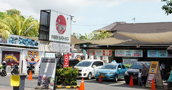 Joger Bali Front Store Kuta