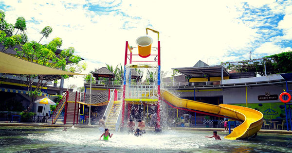 Spill Bucket Kuta Waterpark Bali