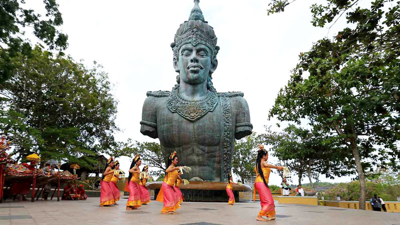 Bali Dance Exhibit at Garuda Wisnu Kencana Cultural Park showcasing traditional Balinese dance and costumes, ideal for family holidays.