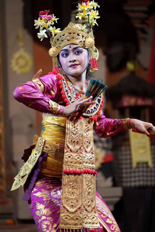 The History and Beauty of the Tirta Sari Legong Dance