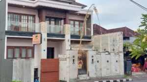 Exterior view of Wira Rafting (Wira Tour Bali) office in Klungkung with visible signage and Balinese decorations