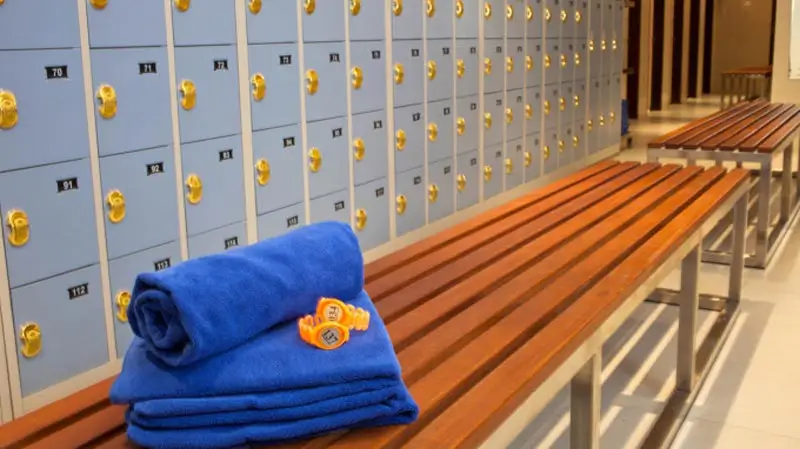 Lockers and towels for kayaking participants