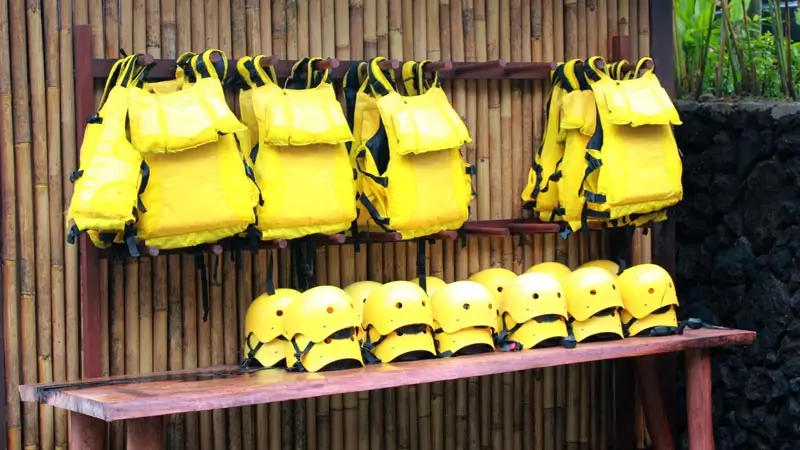 Minimum age for rafting with kids: life jackets and helmets ready