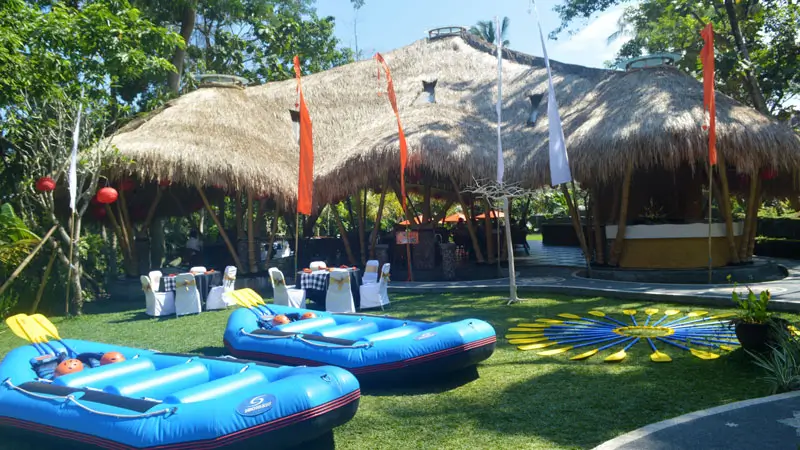 Base camp check-in area for self-drive guests