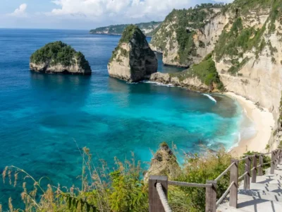 Best time to visit Bali for clear blue water and sunny coastal views