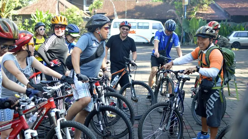 Sobek Ubud Cycling Tour briefing before the ride